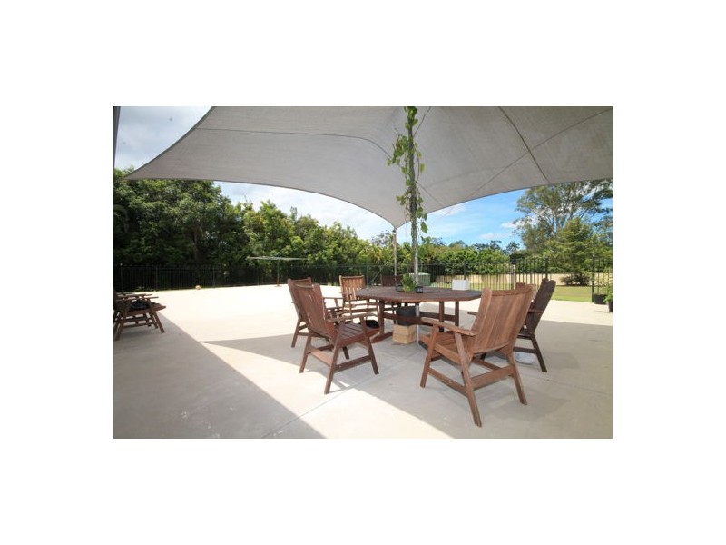105 Smiths Rd, Elimbah QLD 4516