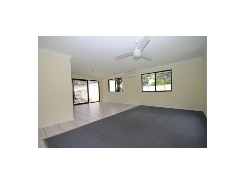 105 Smiths Rd, Elimbah QLD 4516