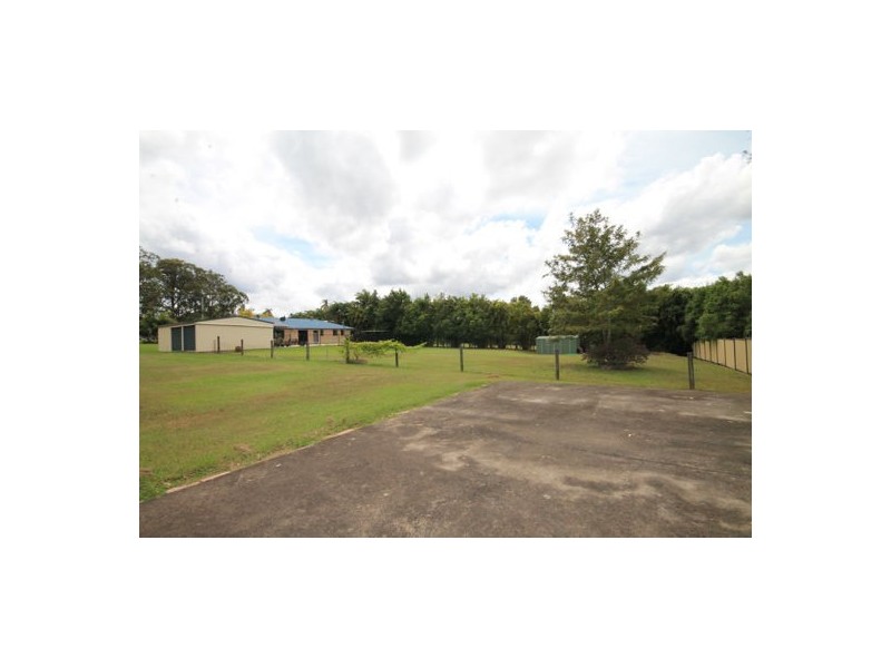 105 Smiths Rd, Elimbah QLD 4516
