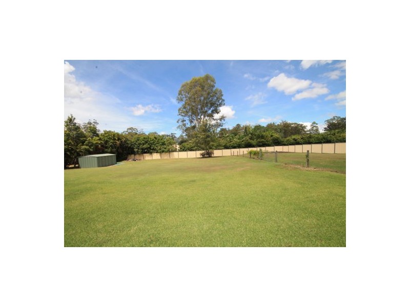 105 Smiths Rd, Elimbah QLD 4516