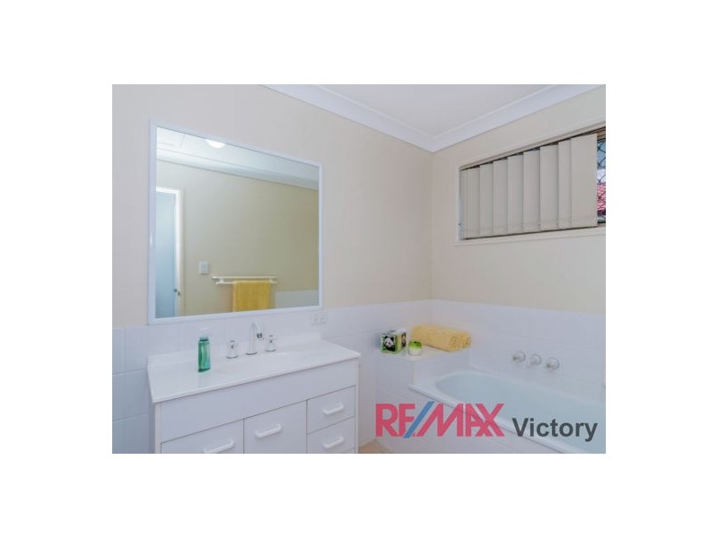 11 Sunbeam Crt, Morayfield QLD 4506