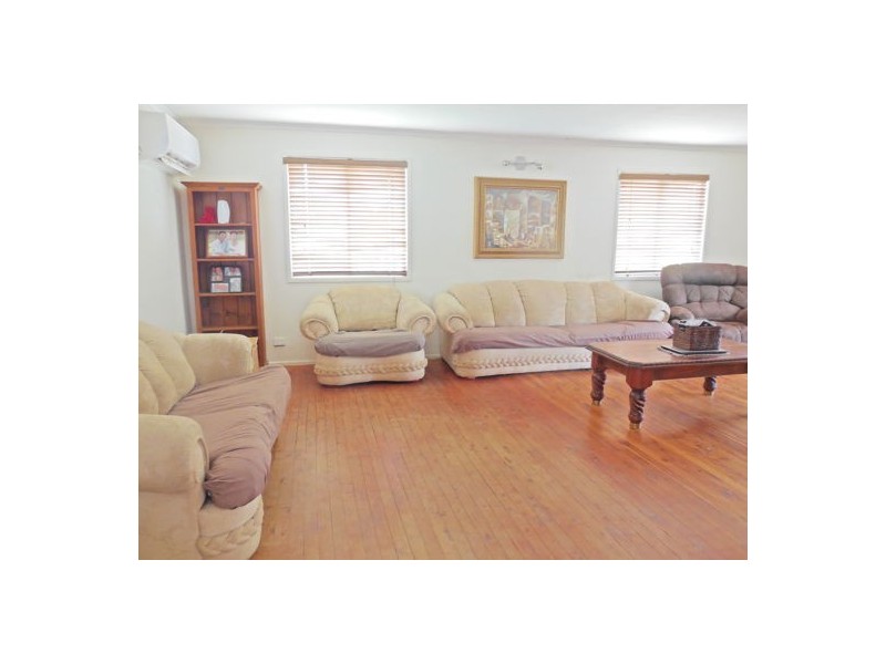 33 Sherwood St, Morayfield QLD 4506
