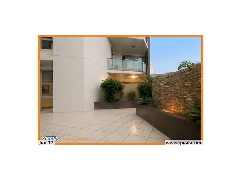 2/91-93 Landsborough Parade, Golden Beach QLD 4551