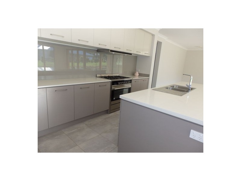 54 Country Court, Elimbah QLD 4516