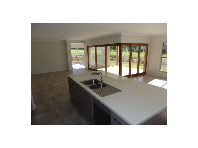 54 Country Court, Elimbah QLD 4516