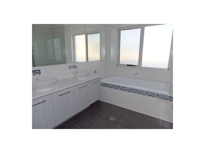 54 Country Court, Elimbah QLD 4516