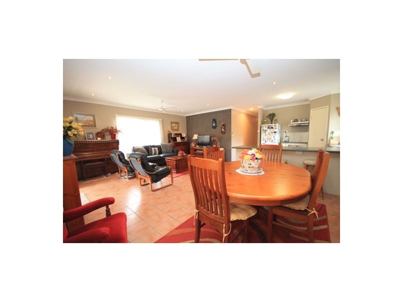 15 MORWELL CRES, North Lakes QLD 4509