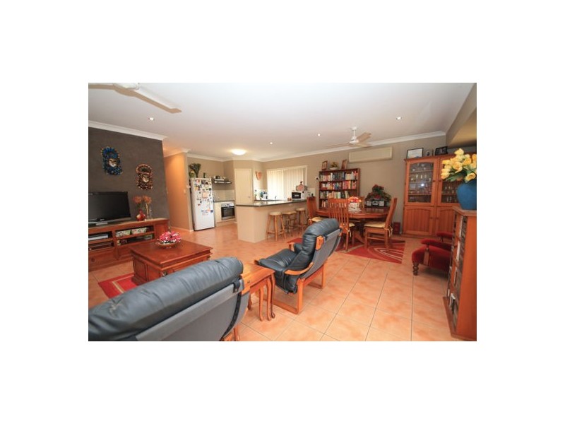 15 MORWELL CRES, North Lakes QLD 4509