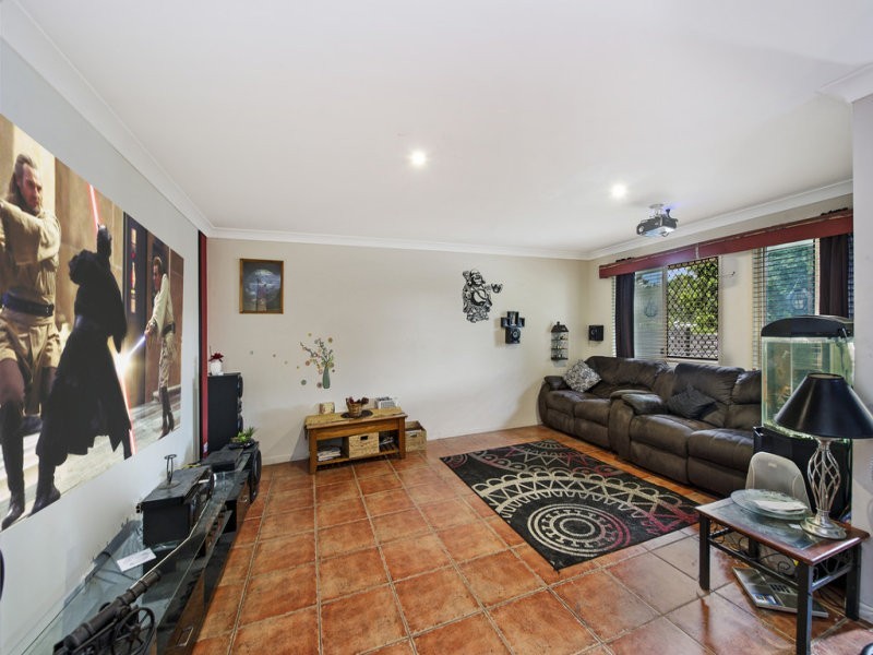 27 Abbey Road, Caboolture QLD 4510
