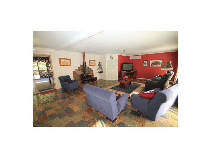 498 Oakey Flat Road, Morayfield QLD 4506