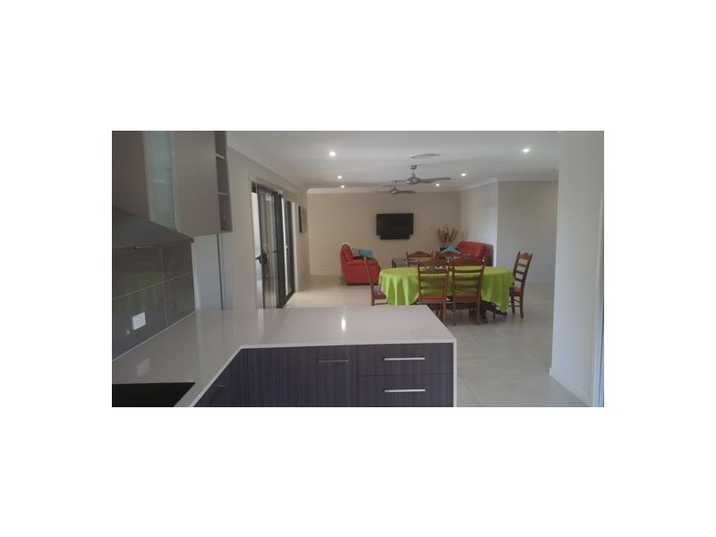 24 Coffey Court, Beachmere QLD 4510