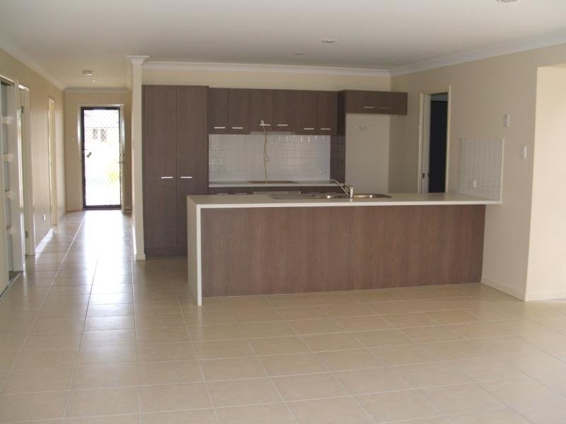 17 Eeles Drive, Morayfield QLD 4506