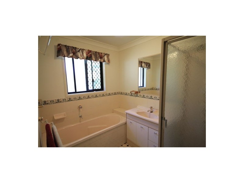 35 Kelmor Court, Elimbah QLD 4516