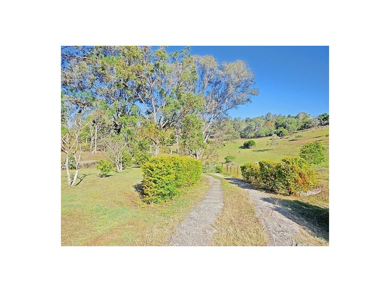 276 Forest Hills Dr, Morayfield QLD 4506