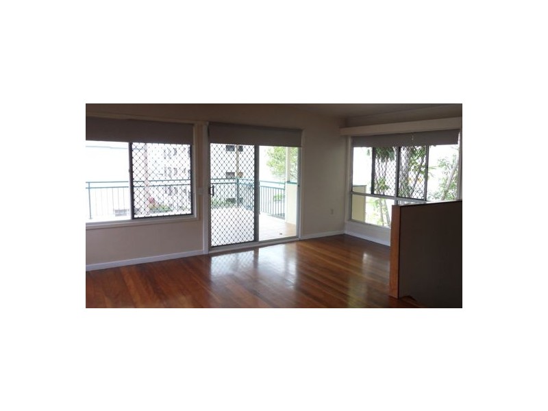 5 Upper Gay Terrace, Kings Beach QLD 4551