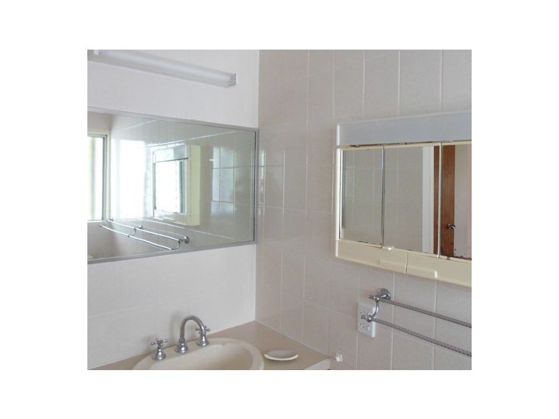 5 Upper Gay Terrace, Kings Beach QLD 4551