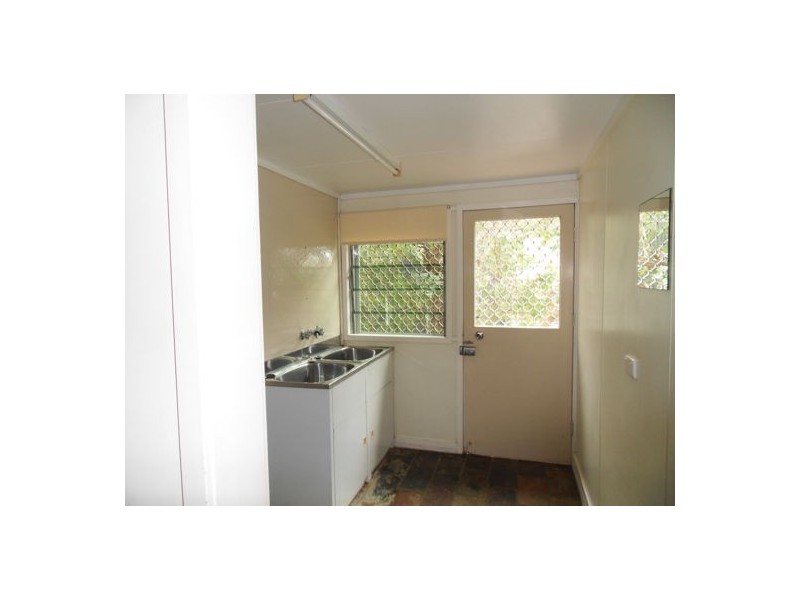 5 Upper Gay Terrace, Kings Beach QLD 4551