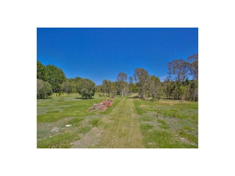 108 Wallace Road, Beachmere QLD 4510