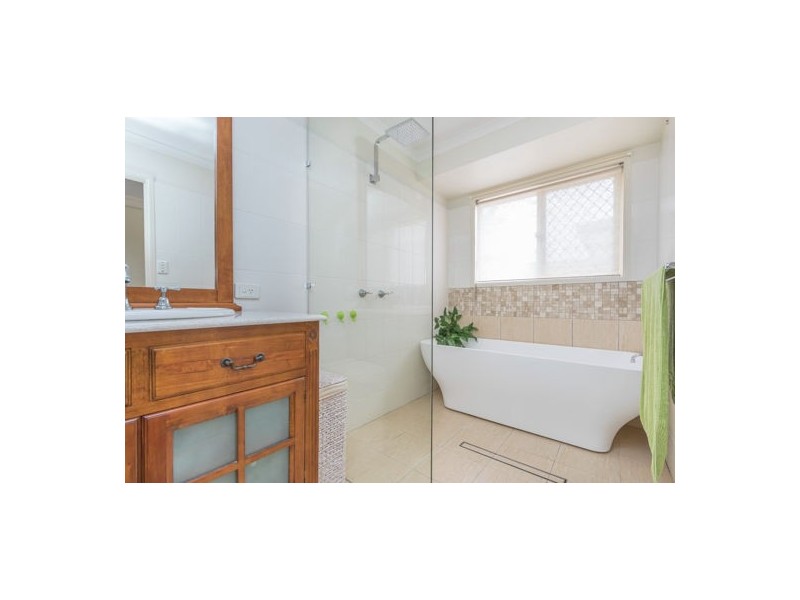 18 Mainsail Drive, Caboolture South QLD 4510