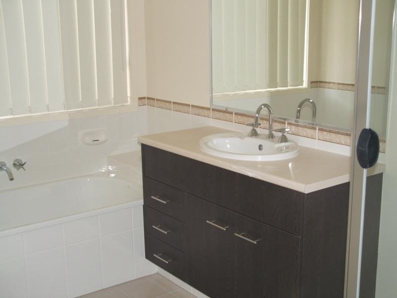 17 Eeles Drive, Morayfield QLD 4506