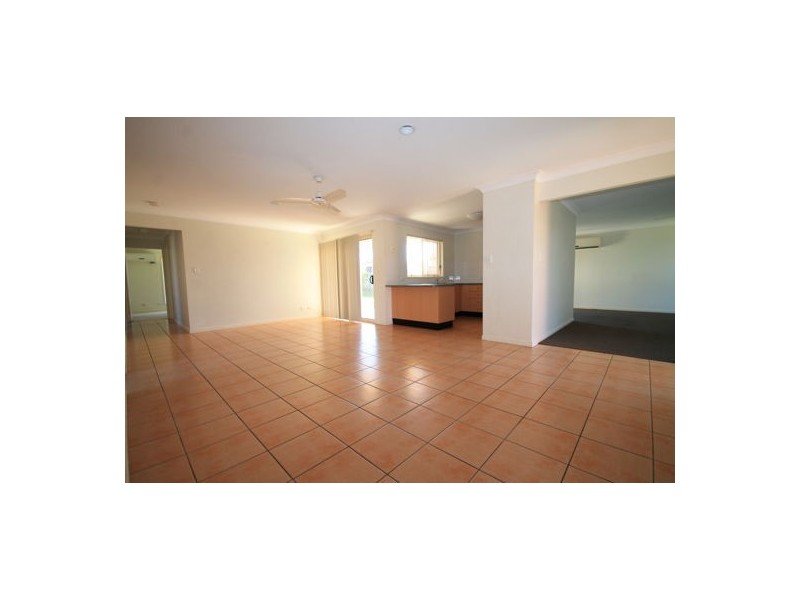 1 Peachester Court, Deception Bay QLD 4508