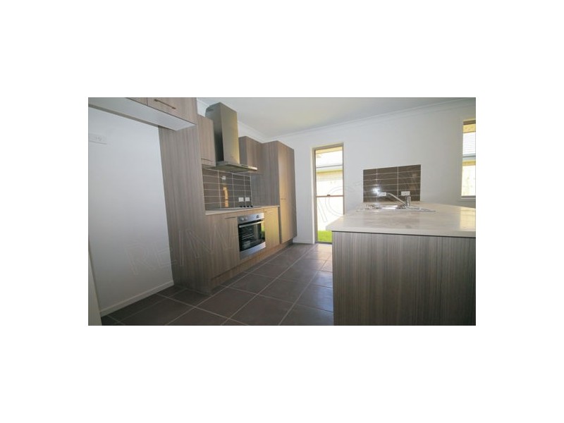 2 / 1 Adele Close, Morayfield QLD 4506