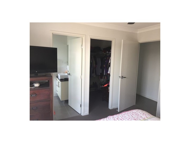 4 Hipwood St, Morayfield QLD 4506