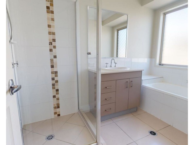 16 Keeley St, Morayfield QLD 4506