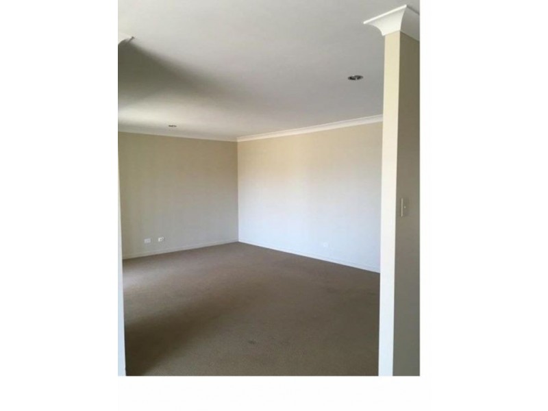 12 Bangalow Street, Morayfield QLD 4506