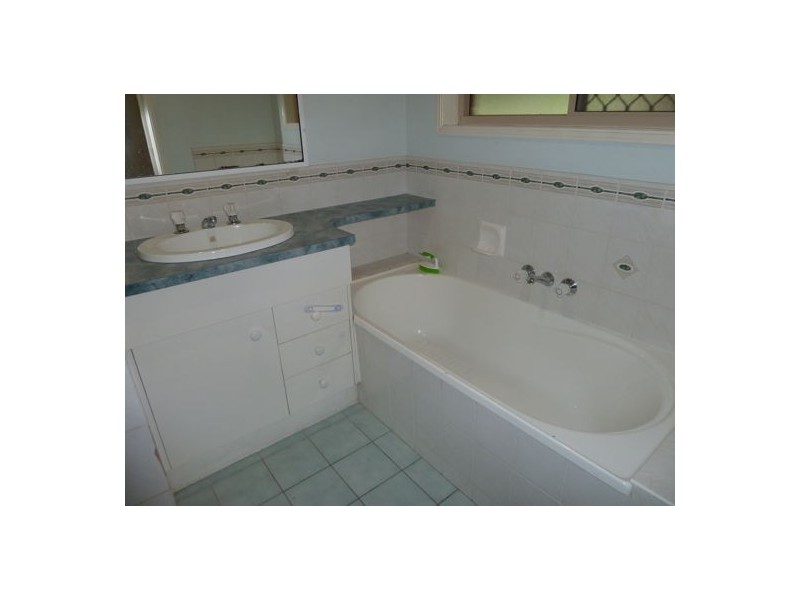 17 Crestwood Avenue, Morayfield QLD 4506