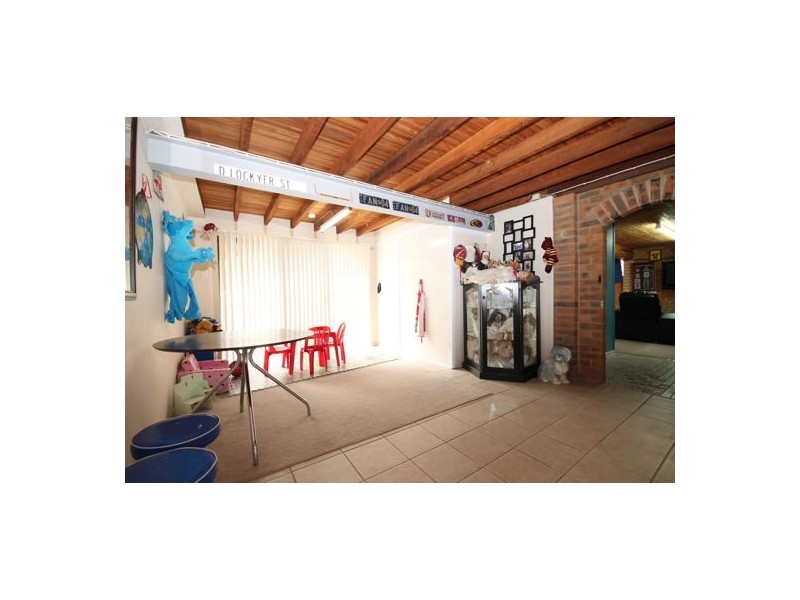 4 Sherwood Street, Morayfield QLD 4506