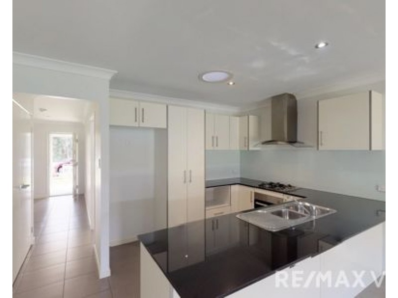 1/47 Waterfern Drive, Caboolture QLD 4510