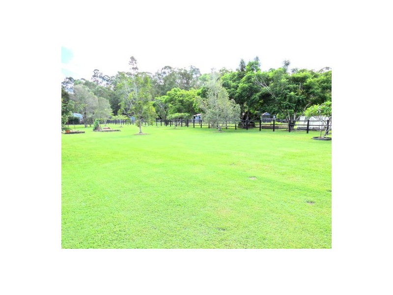 11 Aroona Court, Wamuran QLD 4512