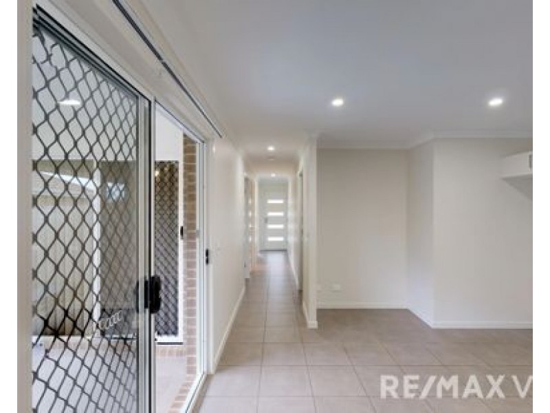 2/22 Coggins Street, Caboolture South QLD 4510