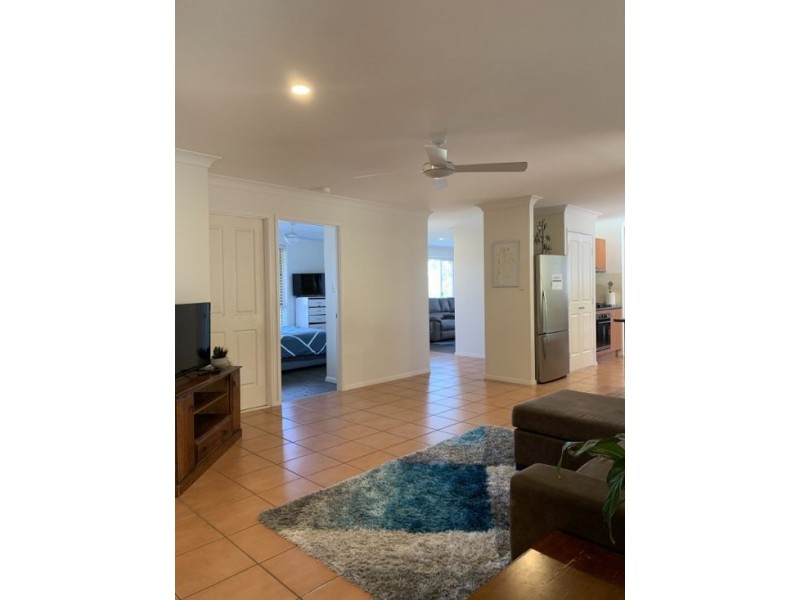 8 Noosa Court, Upper Caboolture QLD 4510
