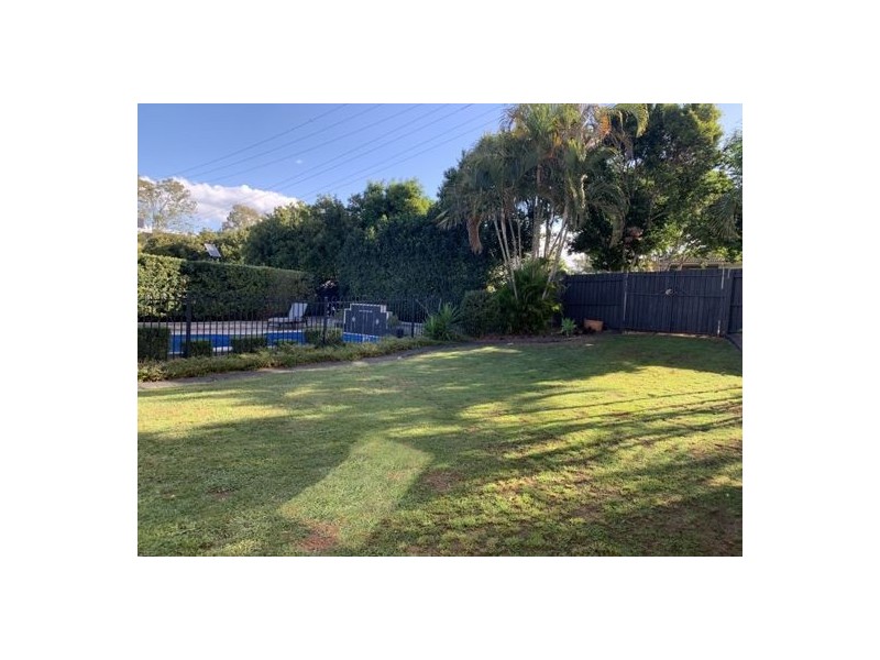 8 Noosa Court, Upper Caboolture QLD 4510