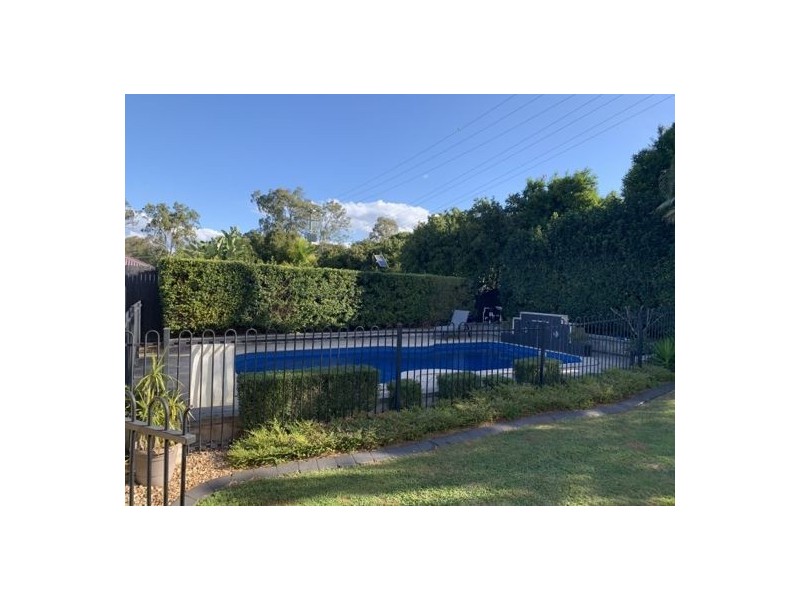 8 Noosa Court, Upper Caboolture QLD 4510