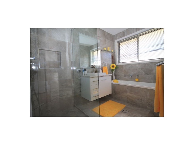 80 Wattle Ave, Beerburrum QLD 4517