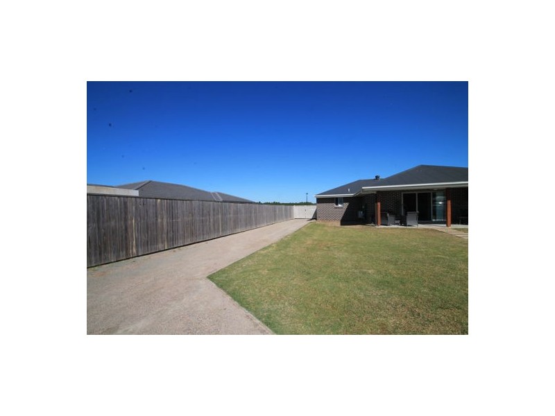 80 Wattle Ave, Beerburrum QLD 4517