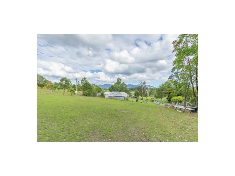 99 Mary Smokes Creek Road, Royston QLD 4515