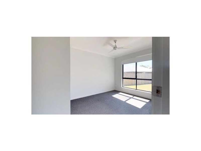 2/5 Sterling Road, Morayfield QLD 4506