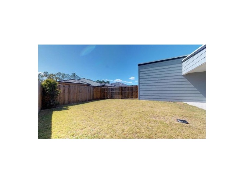 2/5 Sterling Road, Morayfield QLD 4506