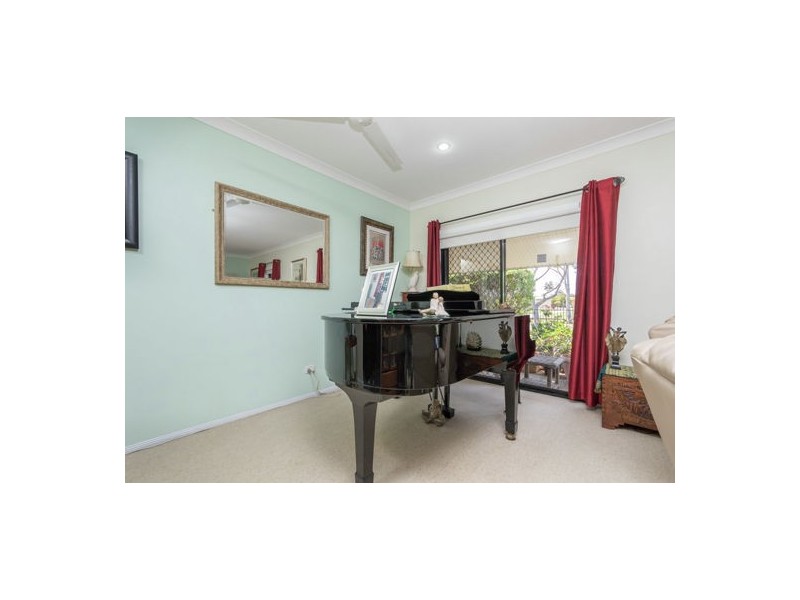 2 Mossman Way, Sandstone Point QLD 4511
