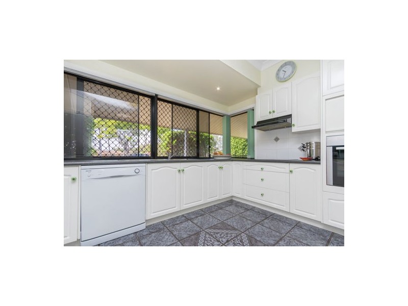 2 Mossman Way, Sandstone Point QLD 4511