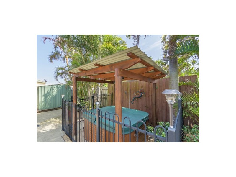 2 Mossman Way, Sandstone Point QLD 4511