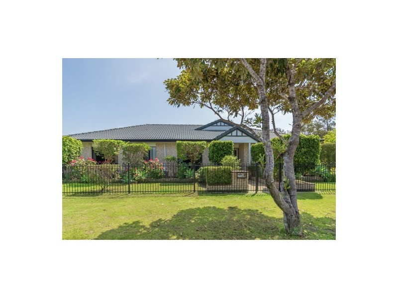 2 Mossman Way, Sandstone Point QLD 4511