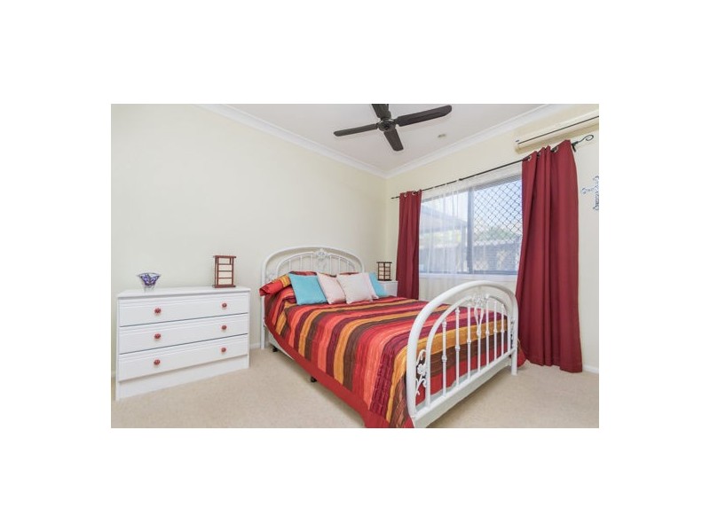2 Mossman Way, Sandstone Point QLD 4511