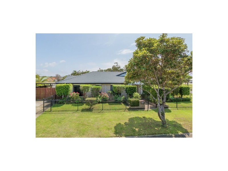 2 Mossman Way, Sandstone Point QLD 4511