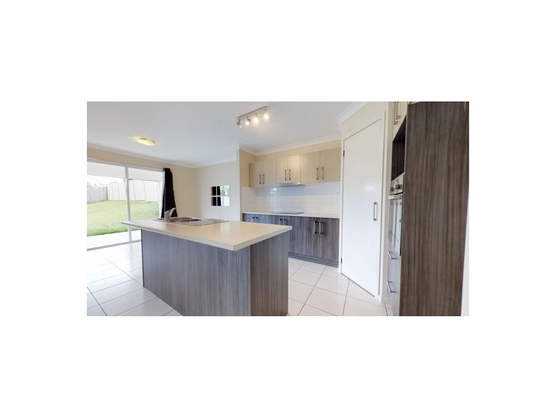 2/33-35 Cash Street, D’aguilar QLD 4514
