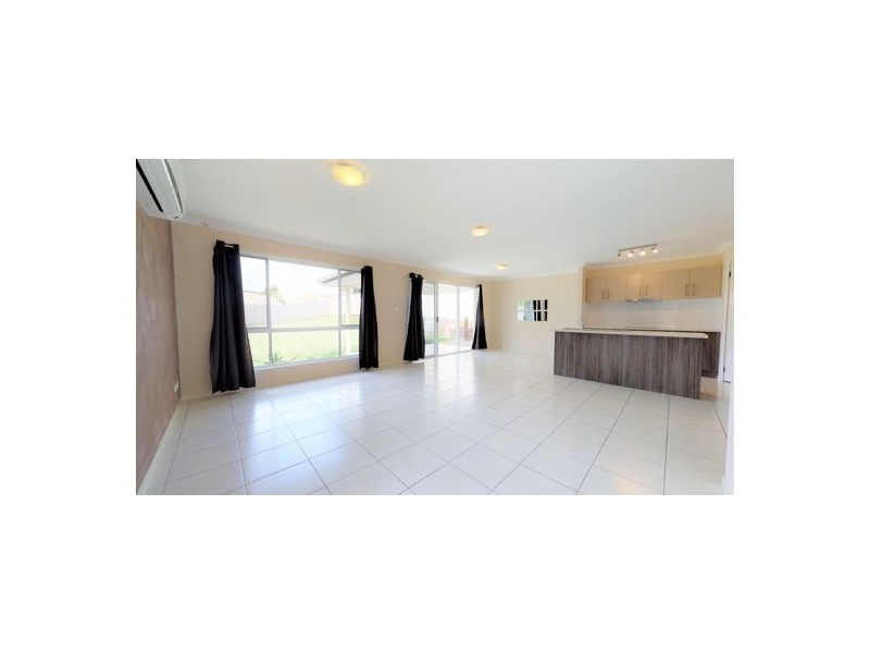 2/33-35 Cash Street, D’aguilar QLD 4514